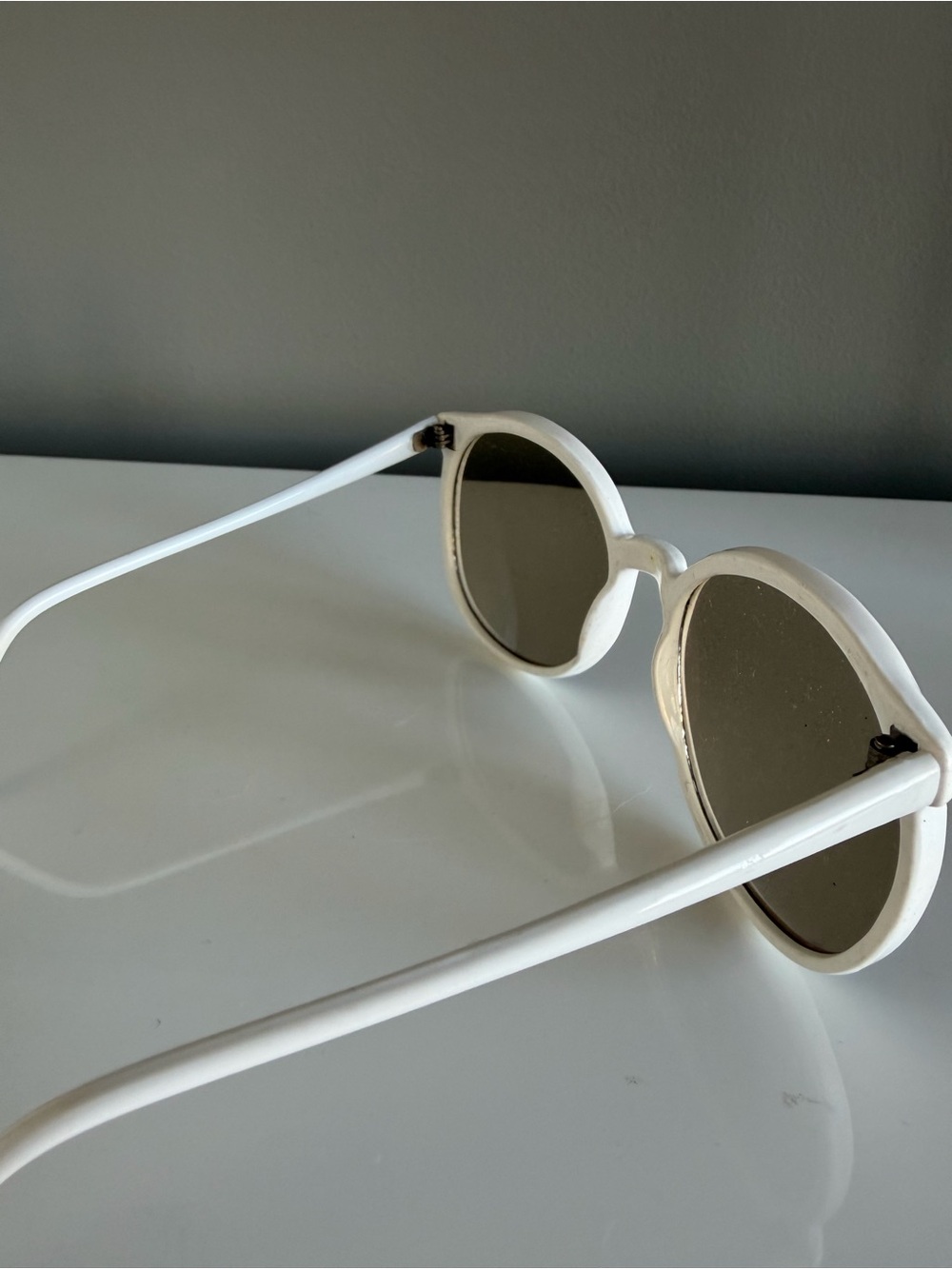 Vintage 70s White Round Frame Sunglasses with Brown Lenses - Picture 3 of 5